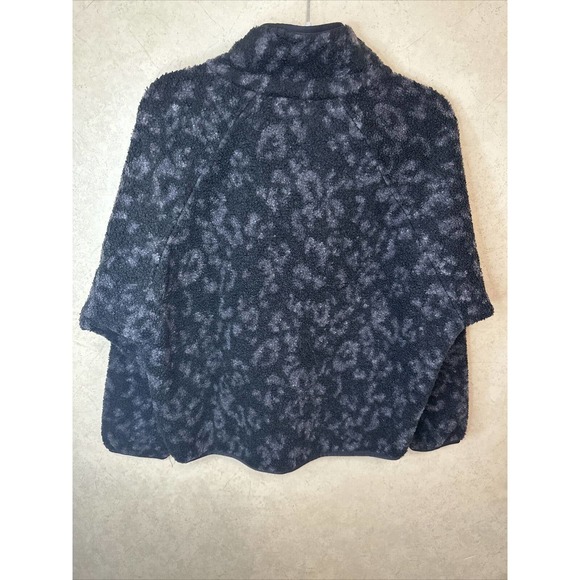 NWT All In Motion Sherpa Jacket Dark Gray Leopard Size XS NEW S2221 - Picture 4 of 4